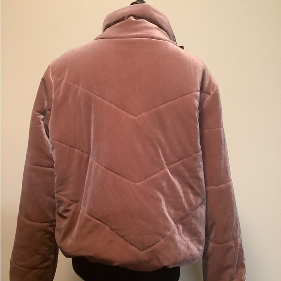 Romeo & Juliet Couture NWT Women’s mauve color full zip puffer jacket size large - Picture 4 of 12